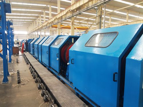 ماكينة تجديل الكابلات متحدة المركز